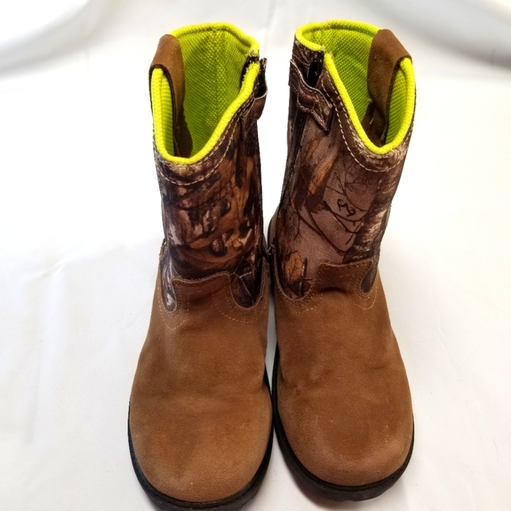Magellan Outdoors Boots Youth Size 3D Camouflage RealTree Brown Neon Green